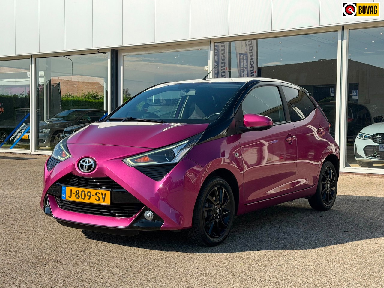 Toyota Aygo - 1.0 VVT-i x-cite / CARPLAY / CAMERA / PRIVACY GLAS - AutoWereld.nl
