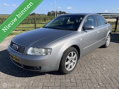 Audi A4 Limousine - 1.6 APK 06-08-'27 DB RIEM 152DKM