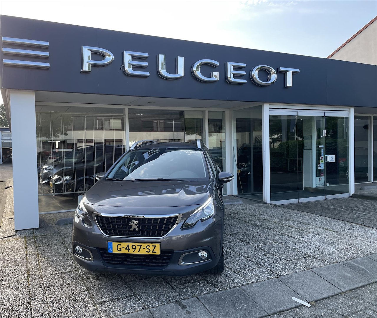 Peugeot 2008 - 1.2 PureTech 110pk - AutoWereld.nl