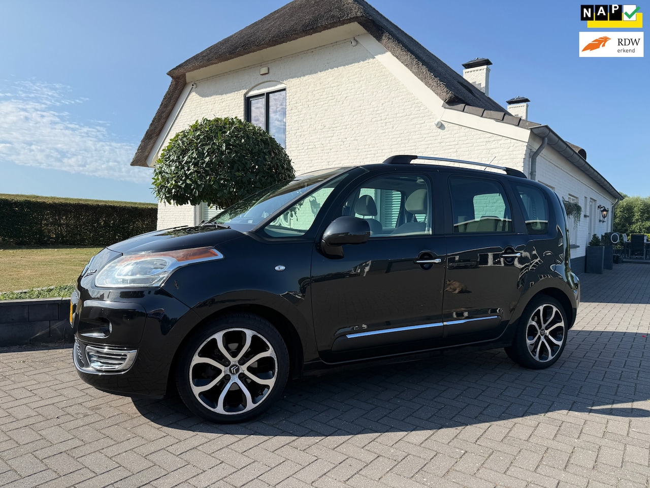 Citroën C3 Picasso - 1.4 VTi Exclusive / Bj: 2009 / Pano / apk tot 03-2027! - AutoWereld.nl