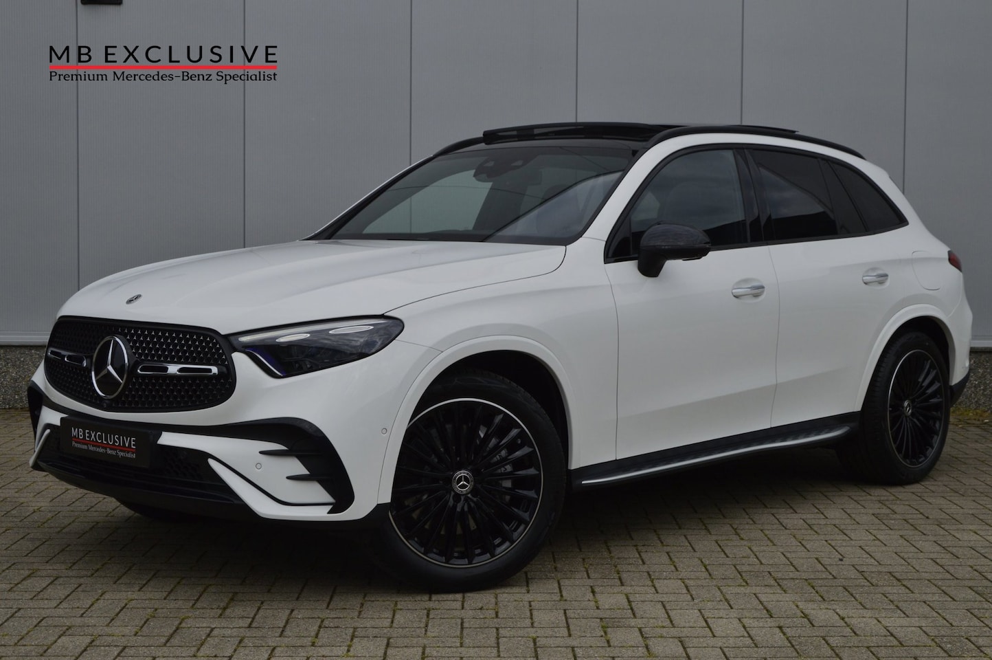 Mercedes-Benz GLC-klasse - 300e AMG Night Premium Plus 4M 2023 - AutoWereld.nl