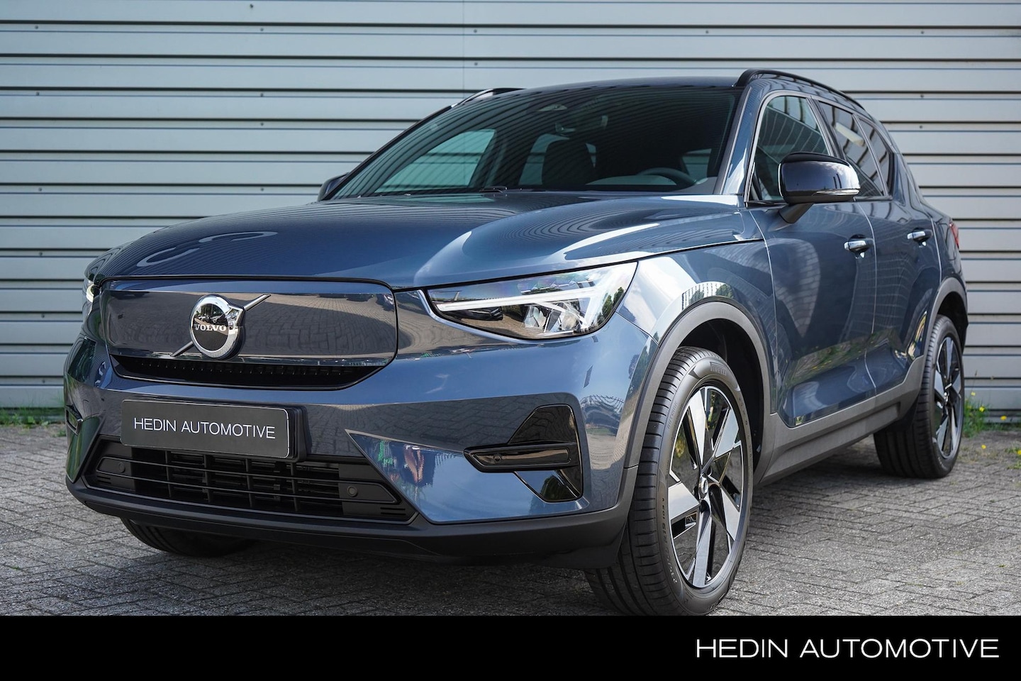 Volvo EX40 - Single Motor Extended Range Plus Europa 82 kWh | Extra getint glas achter - AutoWereld.nl
