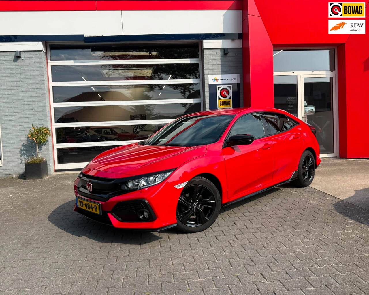 Honda Civic - 1.0 i-VTEC Elegance Black Edition - AutoWereld.nl