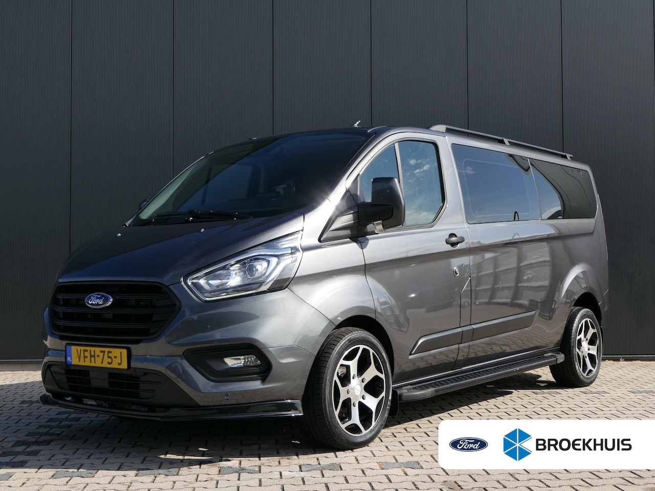 Ford Transit Custom - 320 2.0 TDCI L2H1 Trend DC Automaat | Dubbele Cabine | 5-Persoons | Navigatie | Trekhaak | - AutoWereld.nl