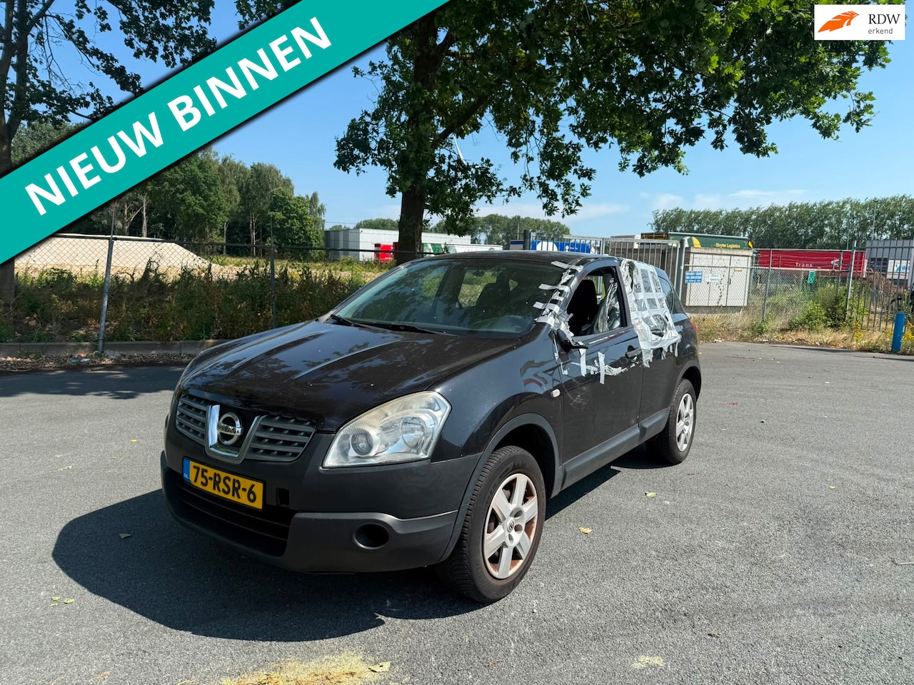 Nissan Qashqai - 1.6 Visia MET VANDALISME SCHADE - AutoWereld.nl