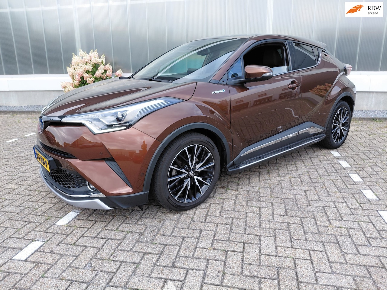 Toyota C-HR - 1.8 Hybrid Premium 1.8 Hybrid Premium - AutoWereld.nl