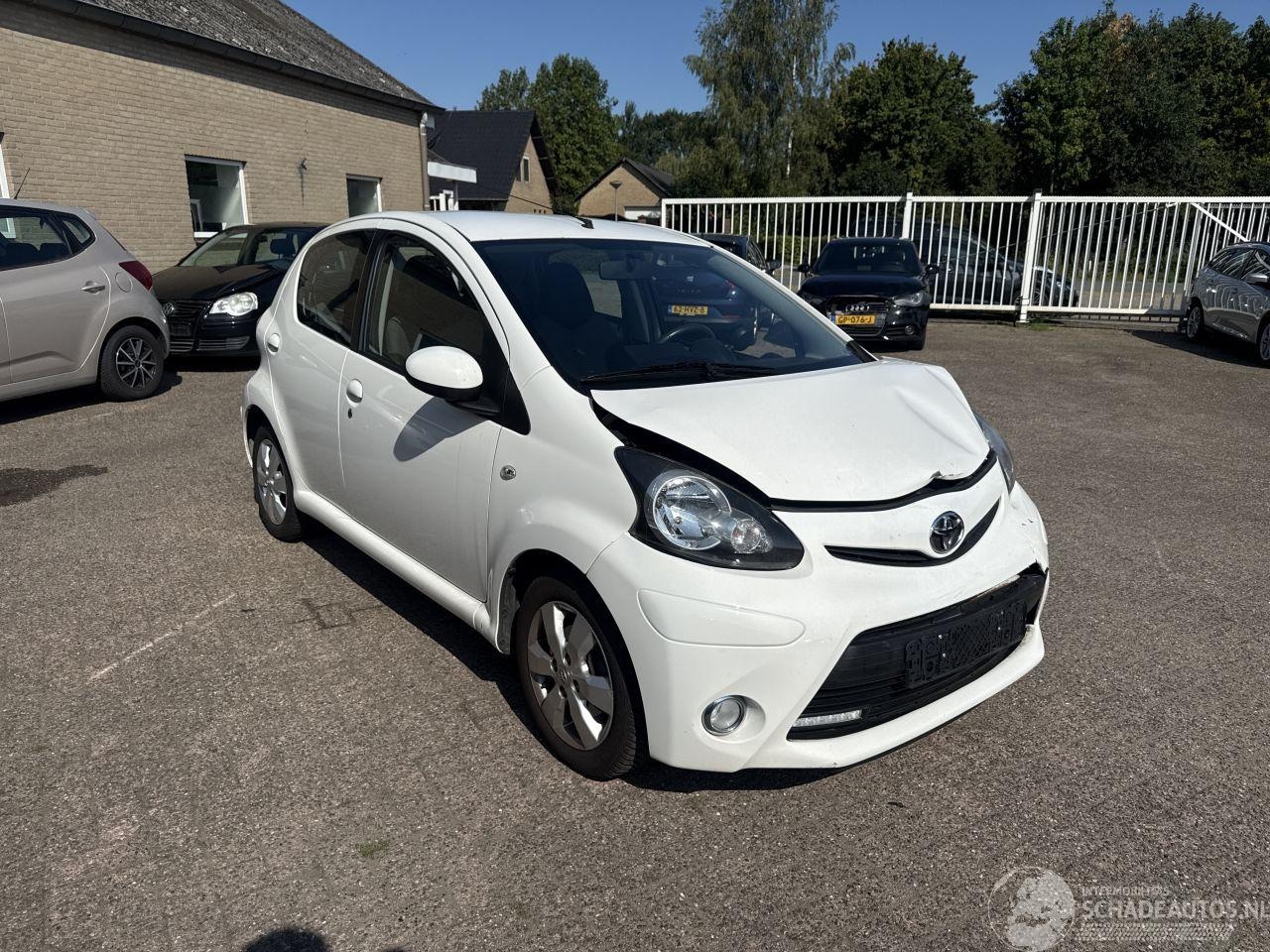 Toyota Aygo - 1.0 VVT-i Dyn. Or. - AutoWereld.nl