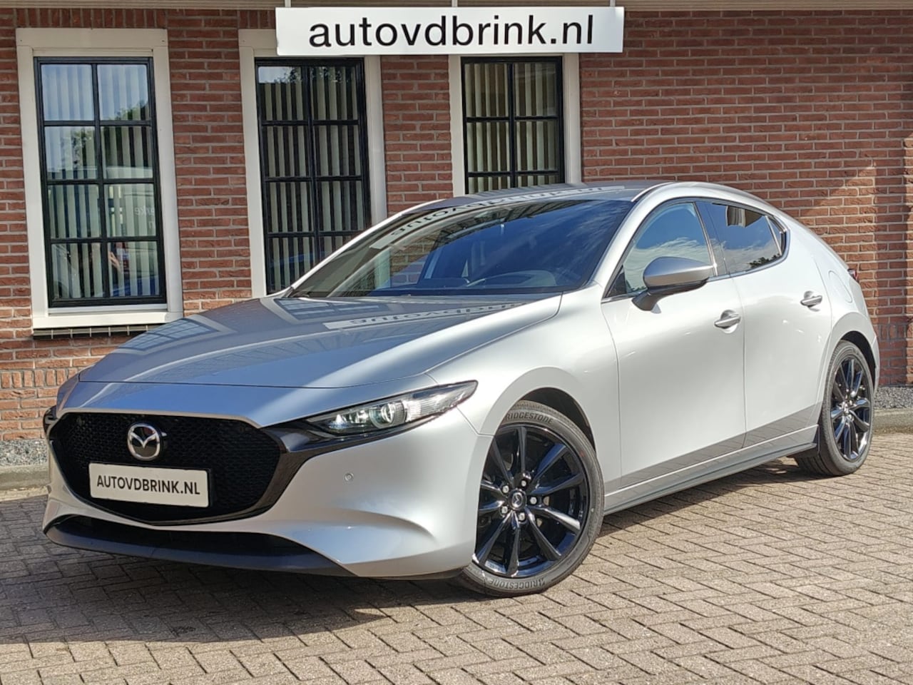 Mazda 3 - 2.0 SkyActiv-G 2.0 SkyActiv-G, CAMERA RONDOM / TREKHAAK / LEER - AutoWereld.nl