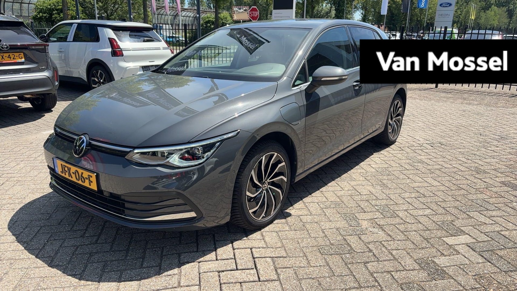 Volkswagen Golf - 1.4 eHybrid Style | 204 PK | Soh ... | Parkeercamera | Stoel en Stuurverwarming | Parkeers - AutoWereld.nl