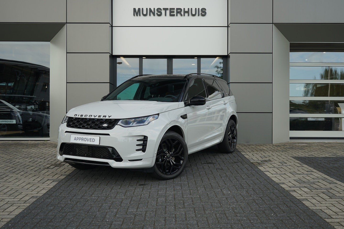 Land Rover Discovery Sport - P270e PHEV Business Landmark Edition | Voorstoelen/Achterbank verwarmd | Elektrische trekh - AutoWereld.nl