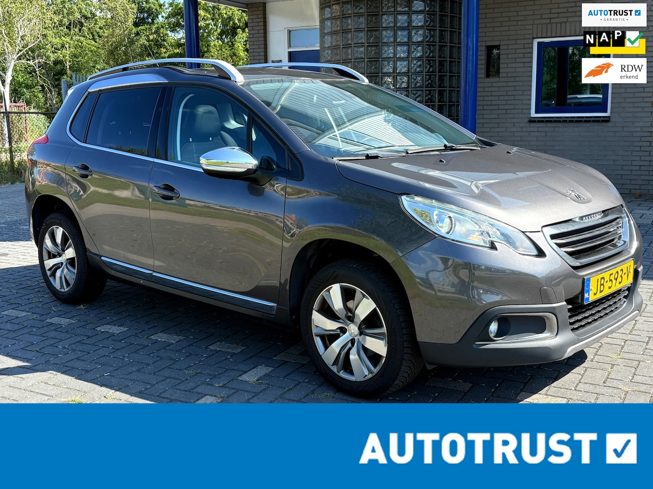 Peugeot 2008 - 1.2 PureTech Allure/Navi/Aut/Leer/park Snr/NAP - AutoWereld.nl