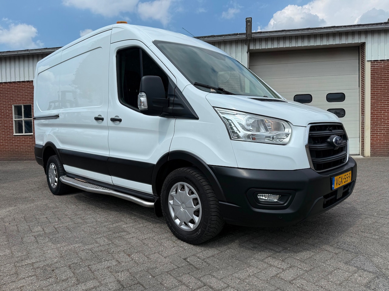 Ford Transit - 350 2.0 TDCI L2H2 3.5T automaat 170PK camera navi - AutoWereld.nl