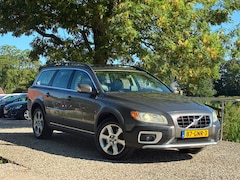 Volvo XC70 - 2.4 D5 Kinetic | Automaat + Schuif/kantel dak + Leder + Memory nu € 3.450,