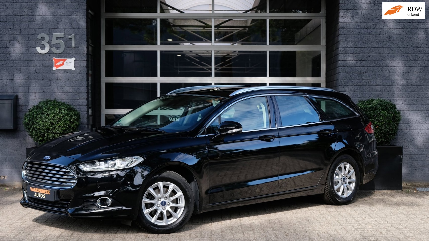 Ford Mondeo Wagon - 2.0 Titanium 240PK Carplay | Cruise | Panorama dak - AutoWereld.nl