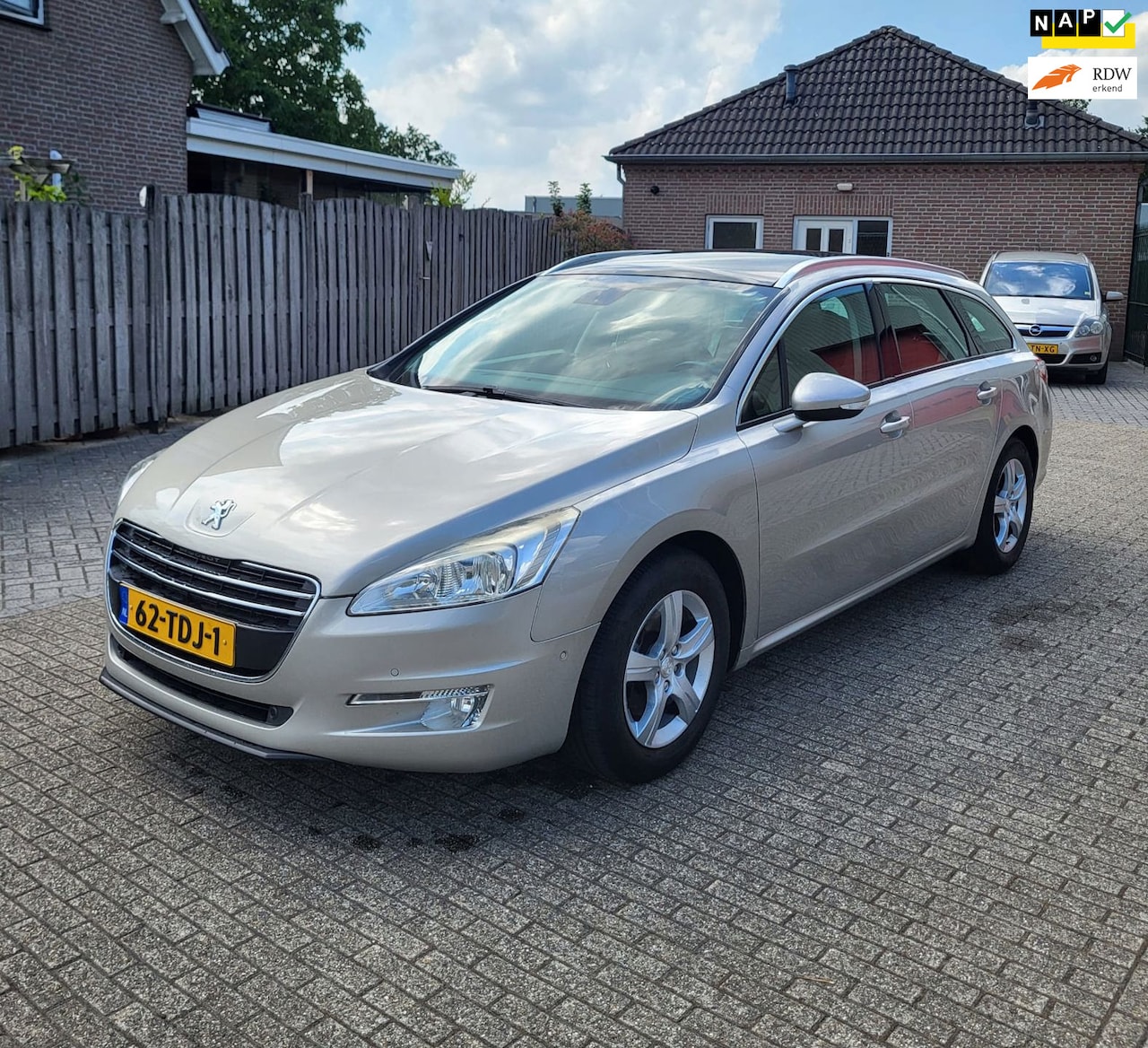 Peugeot 508 SW - 1.6 THP, Navi, Leder, Pano, Full, APK 07/27! - AutoWereld.nl