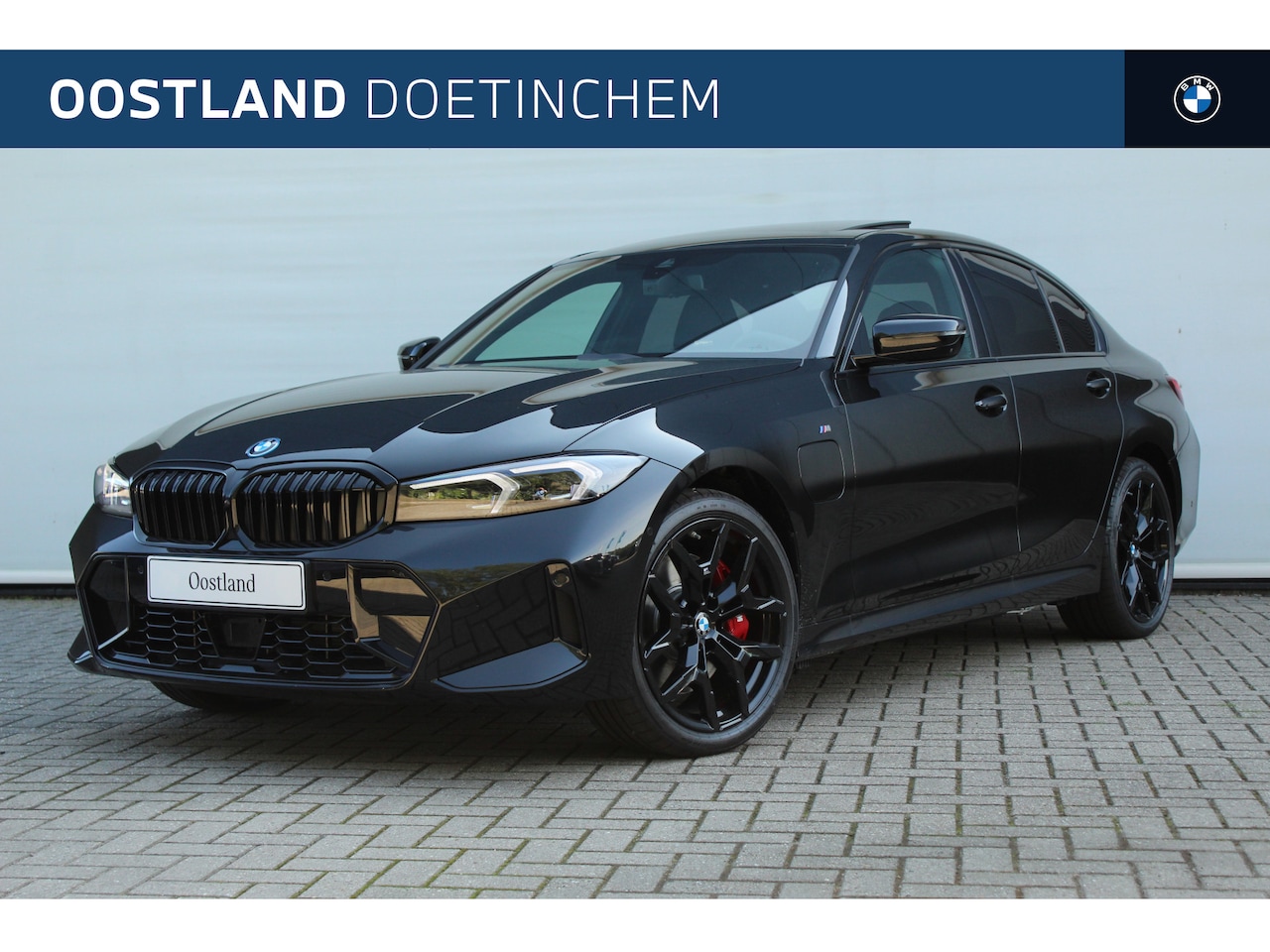 BMW 3-serie - 330e M Sport Automaat / Schuif-kanteldak / M Sportstoelen / Adaptieve LED / Parking Assist - AutoWereld.nl
