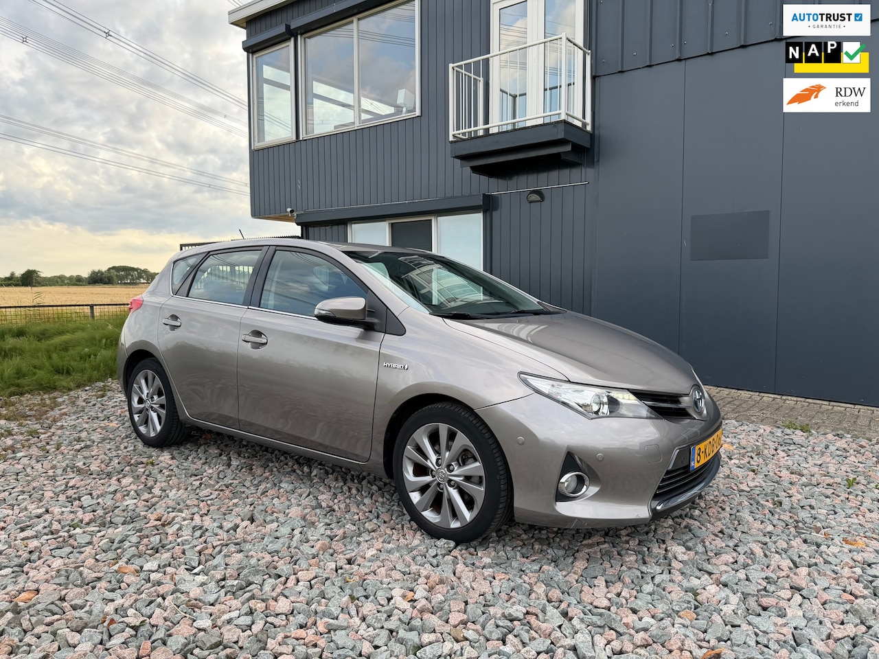 Toyota Auris - 1.8 Hybrid Executive 1.8 Hybrid Executive - AutoWereld.nl