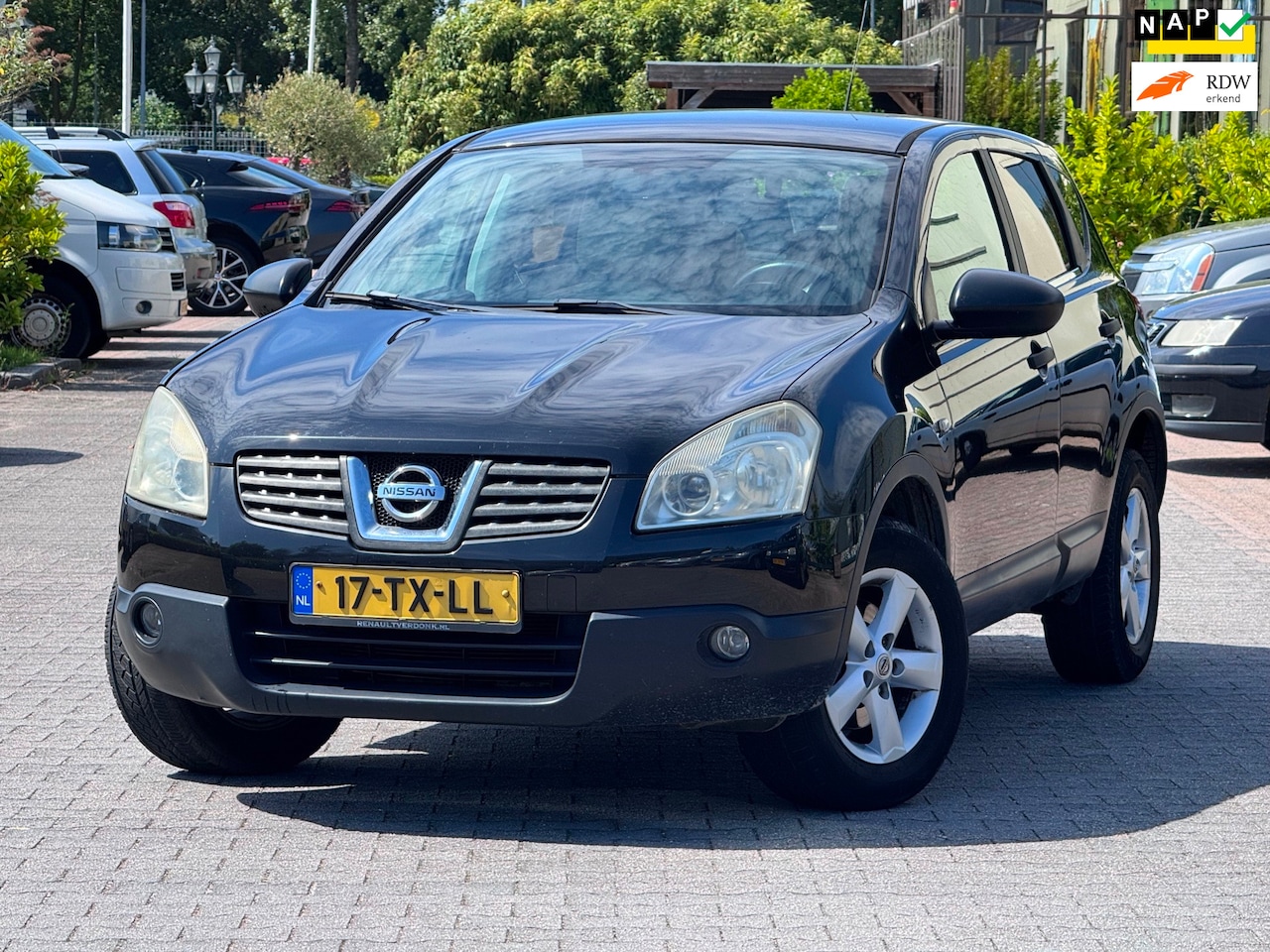 Nissan Qashqai - 1.6 Visia | Navigatie | Airco | Elektrische spiegels en ramen | Cruise control | Parkeerse - AutoWereld.nl