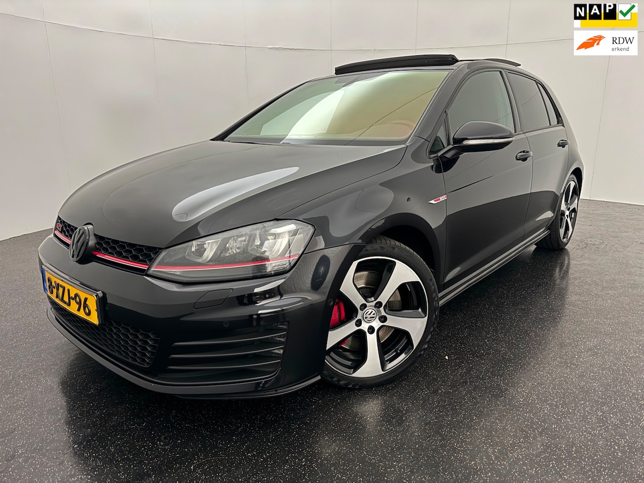 Volkswagen Golf - 2.0 TSI GTI Performance Panoramadak/Camera/NAP - AutoWereld.nl