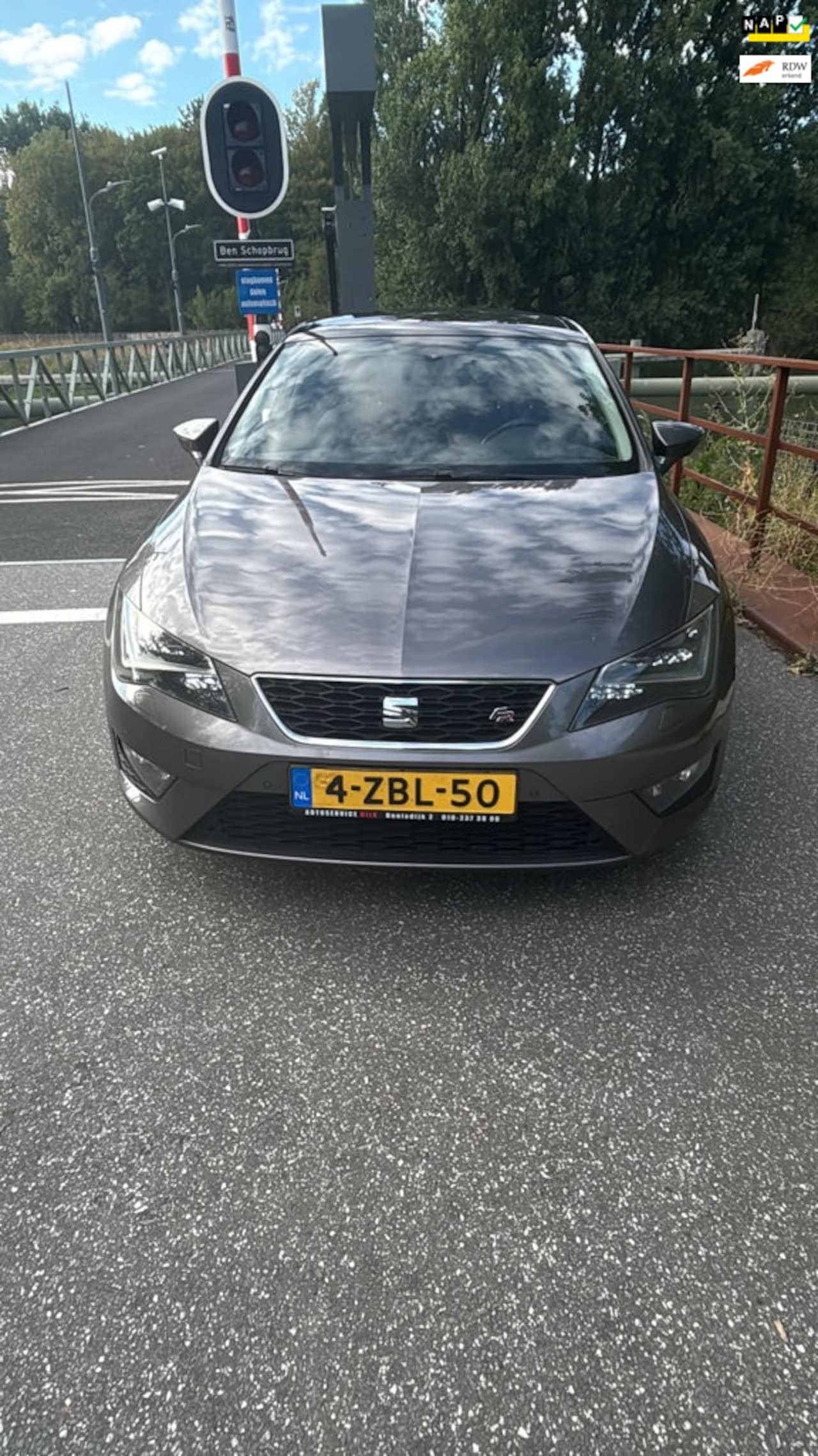SEAT Leon - 2.0 TDI FR Dynamic FR/Pano/leer Sportief & Luxe - AutoWereld.nl