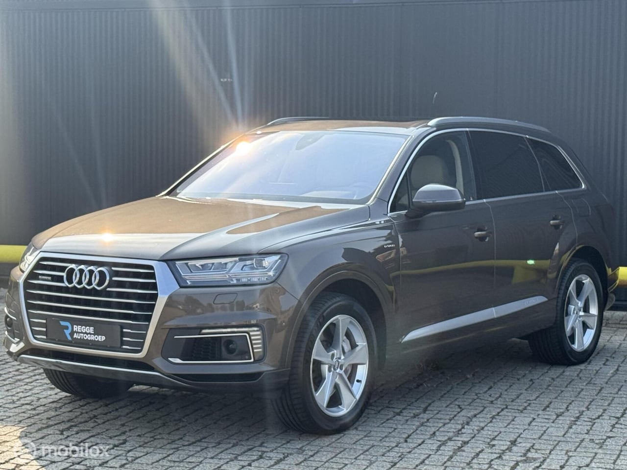 Audi Q7 - 3.0 TDI e-tron quattro Sport BOMVOL | LUCHTVERING - AutoWereld.nl
