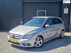 Mercedes-Benz B-klasse - B-klasse 200 Ambition Boekjes compleet