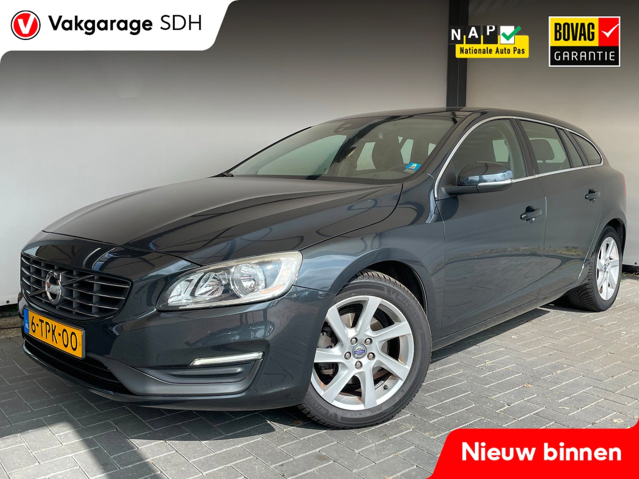 Volvo V60 - 1.6 T3 Momentum|Trekhaak|Nieuwe koppeling|Riem vervangen|4-Seizoenen banden|Cruise Control - AutoWereld.nl