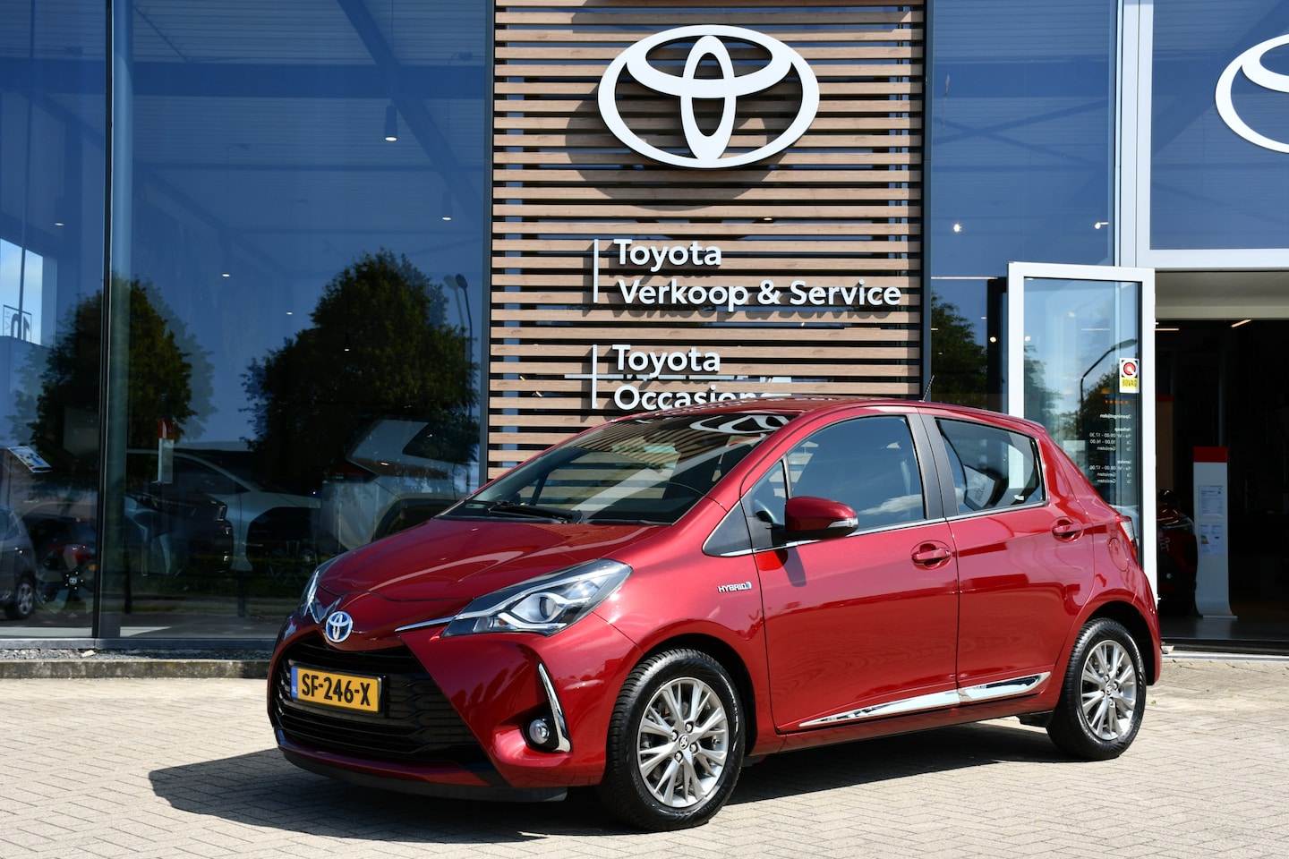 Toyota Yaris - 1.5 Hybrid Executive Automaat 100pk | Cruise control | Keyless | Achteruitrijcamera | Deal - AutoWereld.nl
