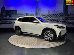BMW iX1 - EDrive20 67 kWh *Leer*Camera*Keyless