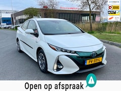 Toyota Prius - 1.8 Plug-in Business Plus, Aut, Acc, Cam, Keyless, Pdc, Navi, HU display, Stoelvrw, JBL, G