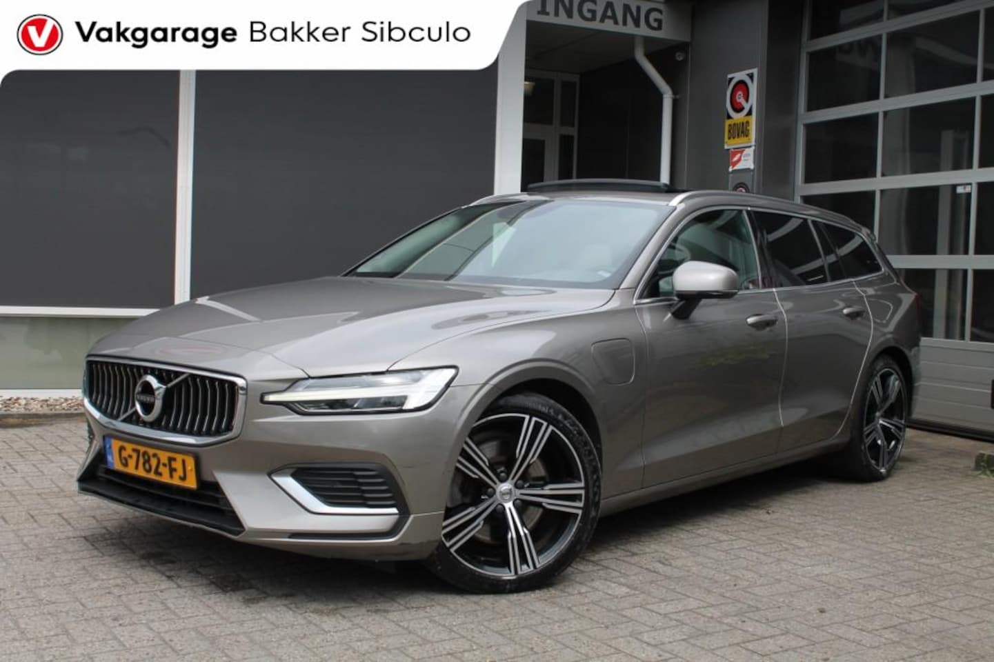 Volvo V60 - 2.0 T8 Twin Engine AWD Inscription PANORAMADAK LEER 19 INCH - AutoWereld.nl