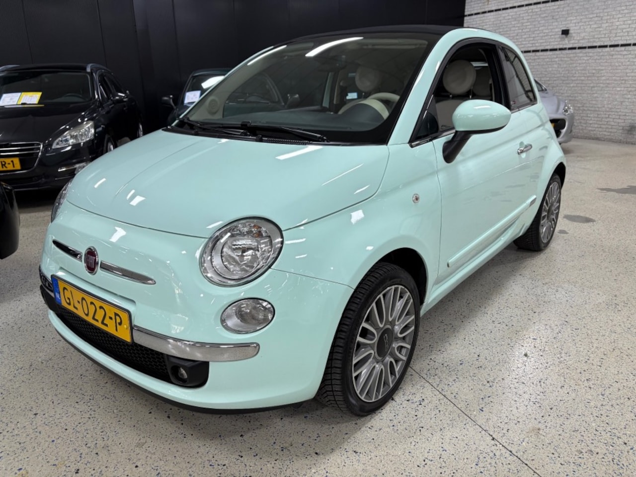 Fiat 500 C - 1.2 Lounge Airco ECC Half Leder LM16 Multimedia - AutoWereld.nl