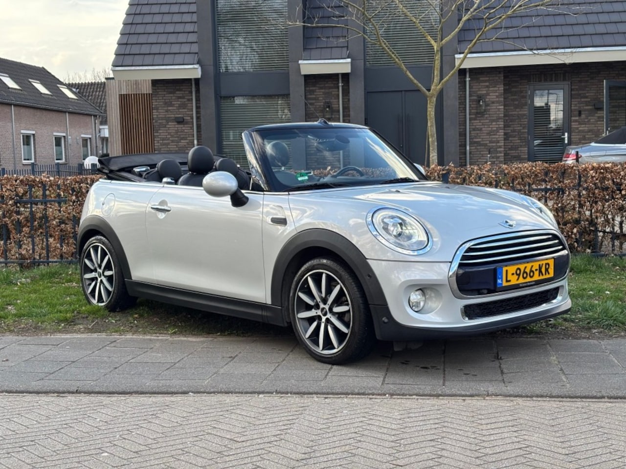 MINI Cooper - Chilly ,Volleder int.,Navigatie,Bleutooth,Ledkoplampen,Parkeersensoren - AutoWereld.nl