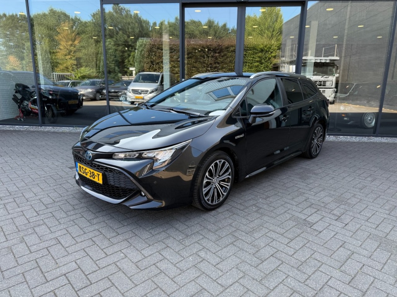 Toyota Corolla - 1.8 Hybrid Active 1.8 HYBRID ACTIVE,LED,Carplay,Adapt Cruise,Lane Ass.,Trekhk Afn,Keyless,Clima,Camera,ParkP - AutoWereld.nl