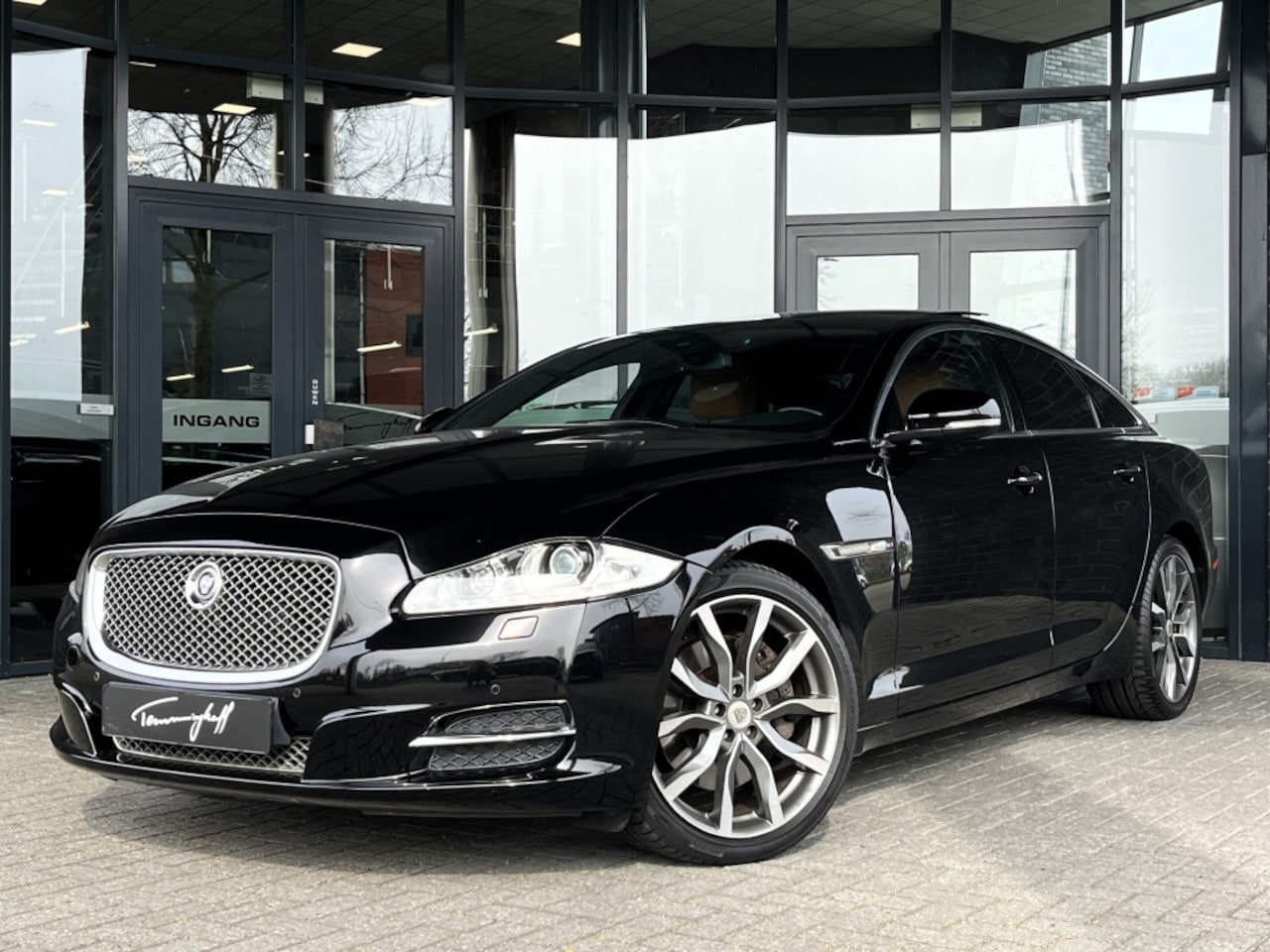 Jaguar XJ - 3.0 V6D DES. ED. SPORT - PANO - 20 INCH - AutoWereld.nl