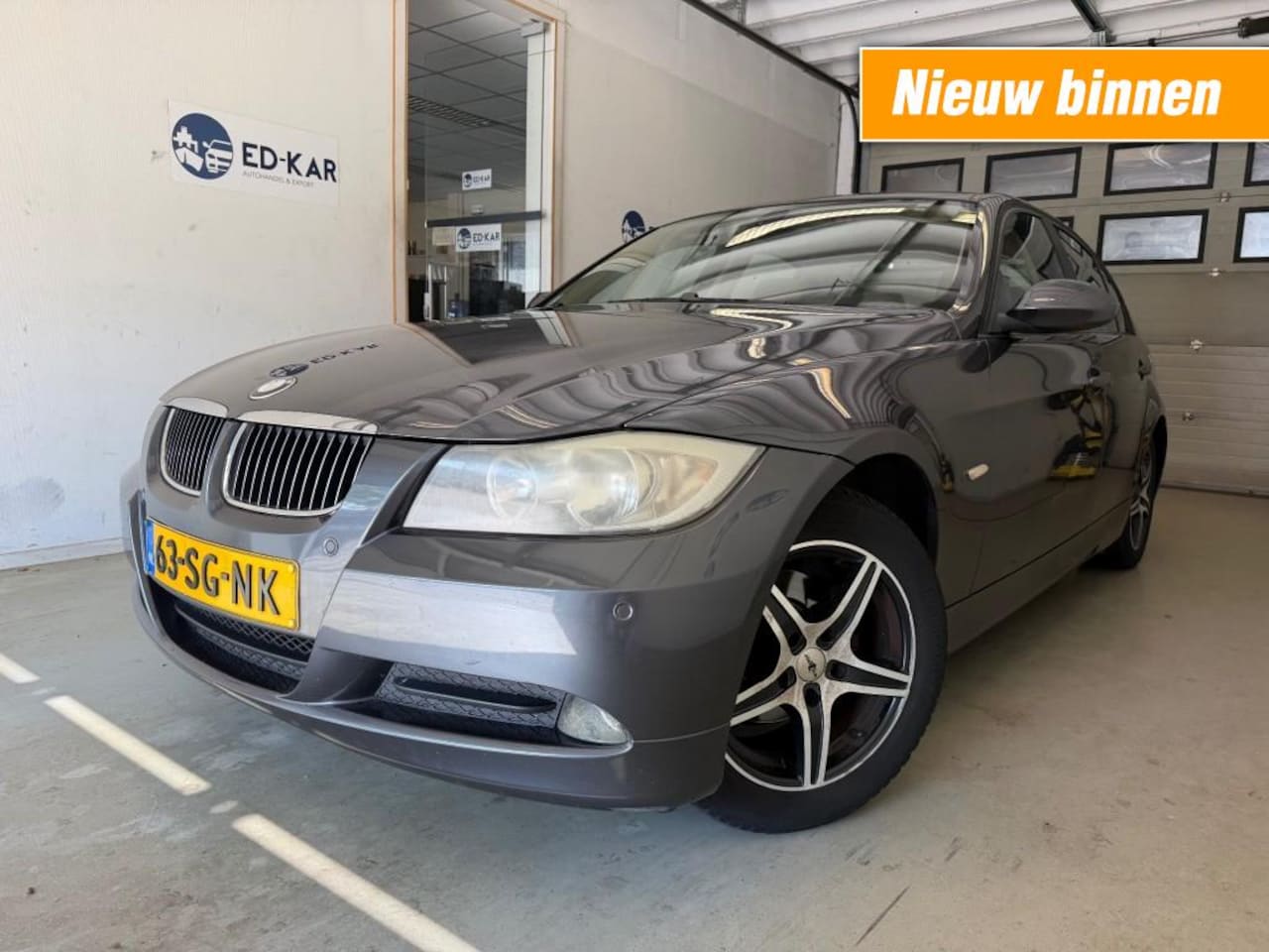 BMW 3-serie - 318i Dynamic Executive CLIMA AUT LEER PDC NETTE AUTO NAP - AutoWereld.nl