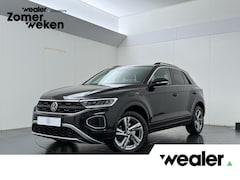 Volkswagen T-Roc - 1.0 TSI Life | 110 PK | Trekhaak | Adaptive Cruise Control | Achteruitrijcamera | Navigati