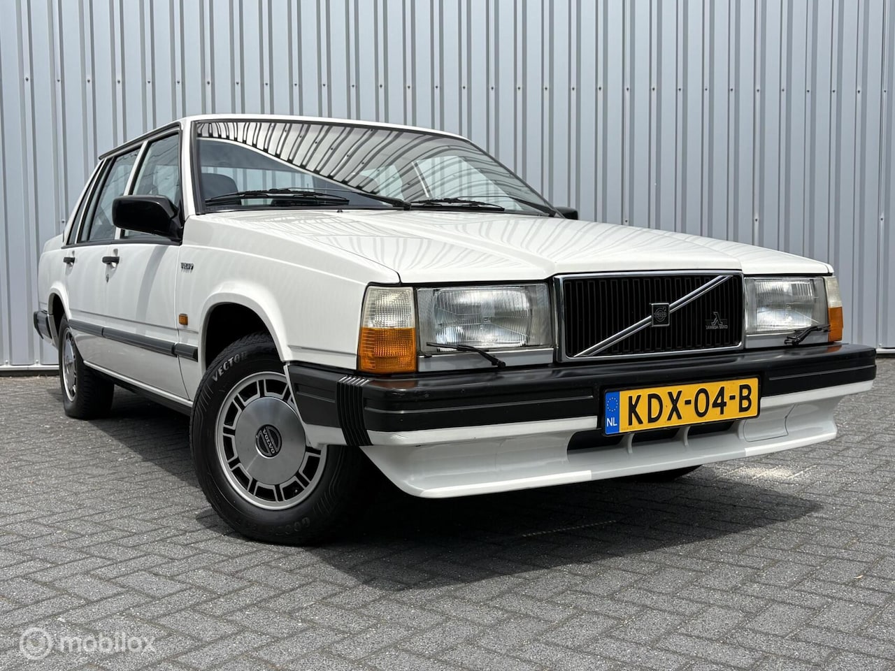 Volvo 740 - 2.3 GL | Automaat | 35 jaar in bezit | Trekhaak | Volledige historie | - AutoWereld.nl