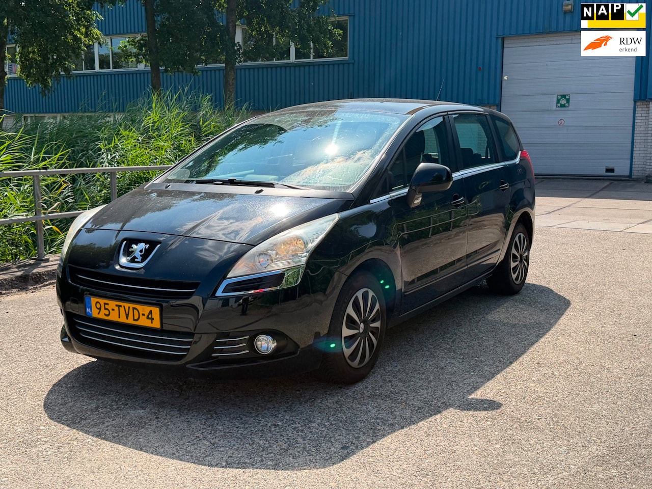 Peugeot 5008 - 1.6 VTi Active 5p. PANO! Clima! NAVI! NAP! 1 jaar APK! - AutoWereld.nl