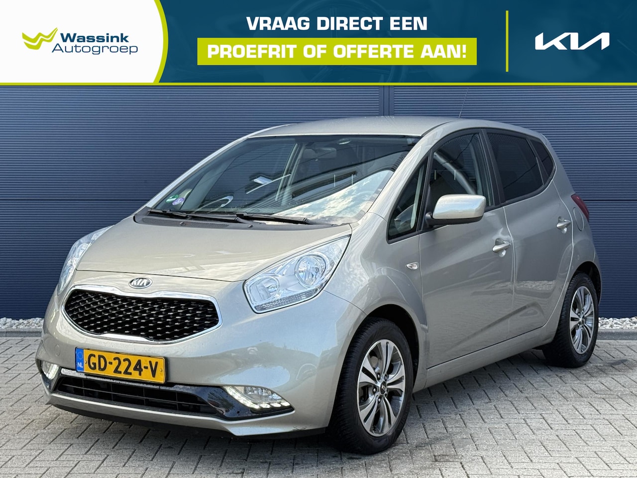 Kia Venga - 1.6 CVVT First Edition | Navigatie | Climate Control | Camera | Cruise Control | Trekhaak - AutoWereld.nl