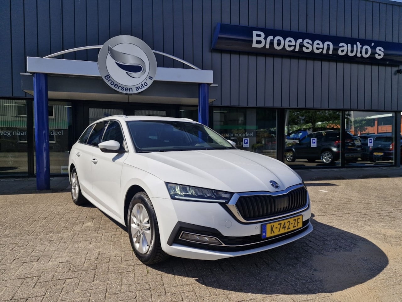 Skoda Octavia Combi - 1.0 TSI Business Edition | 1e eigenaar | Navigatie | Trekhaak | - AutoWereld.nl