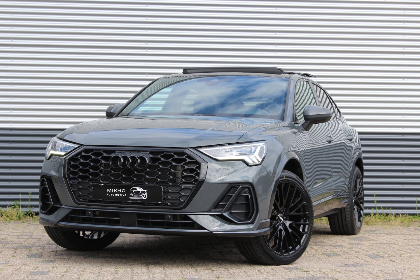 Audi Q3 Sportback - 45 TFSI e S-Line | Panoramadak | Nano grijs | Sfeerverlichting | Keyless | Trekhaak | Dode - AutoWereld.nl