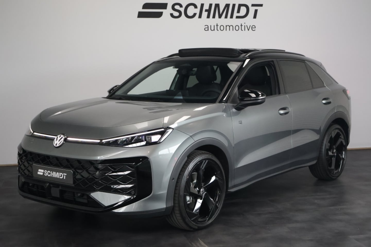 Volkswagen T-Roc - 1.5 eTSI 110 kW R-Line DSG | Trekhaak | Panoramadak | Matrix - AutoWereld.nl