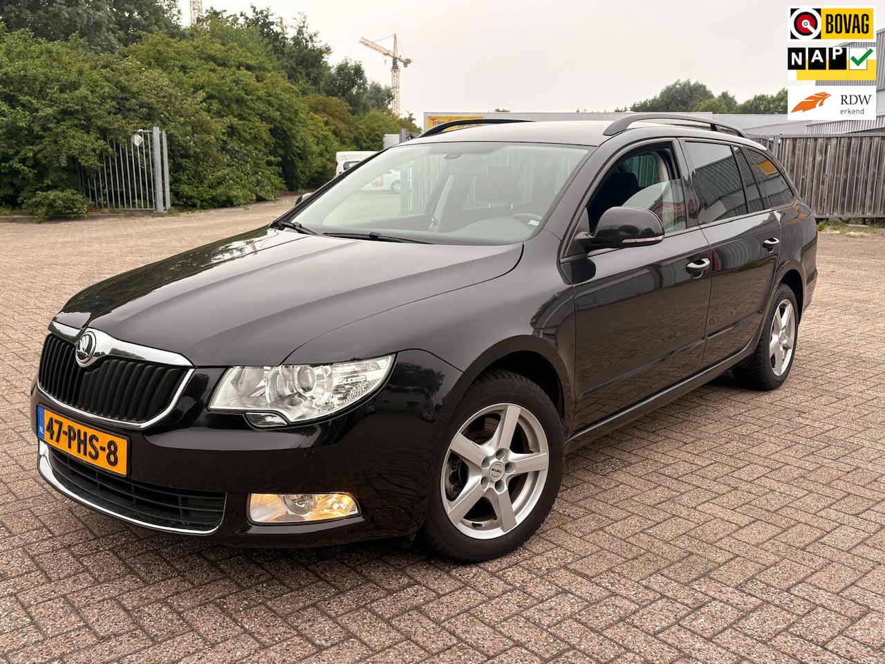 Skoda Superb Combi - 1.8 TSI Comfort Business Line | APK 05-05-2027 | Trekhaak | Erg Luxe - AutoWereld.nl