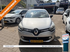 Renault Clio - 0.9 TCe Eco2 Expression Auto met weinig kilometers en compleet met oa nav. en airco