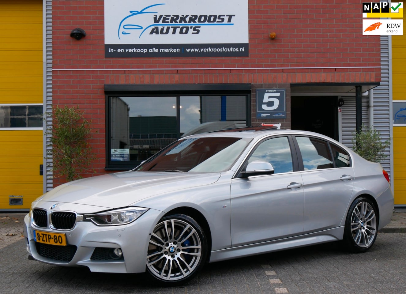 BMW 3-serie - 328i High Executive. schuifdak. H&k. leder. camera. hud - AutoWereld.nl