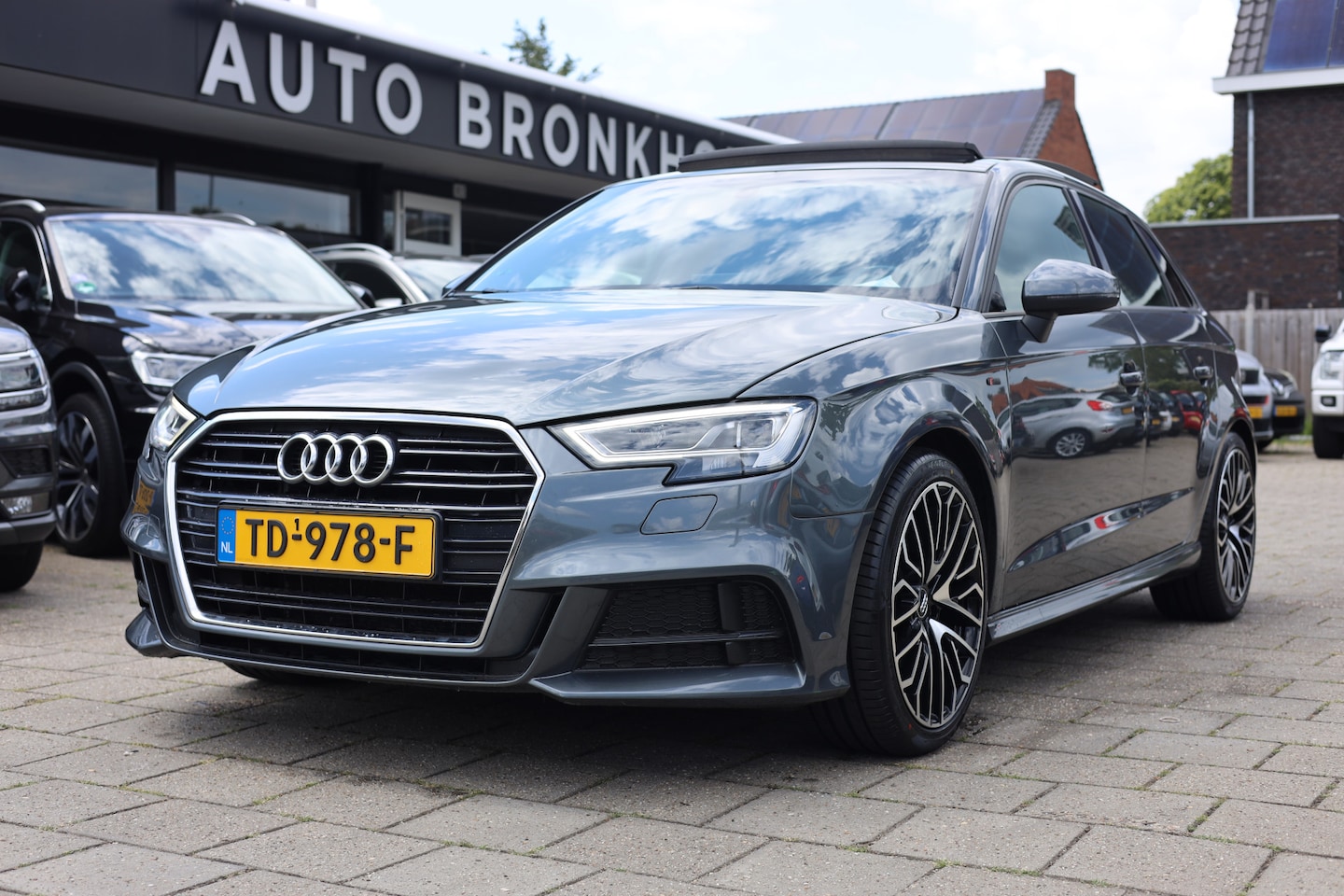 Audi A3 Sportback - 1.5 TFSI AUT | SPORT | 3X S-LINE | PANO | NL AUTO - AutoWereld.nl