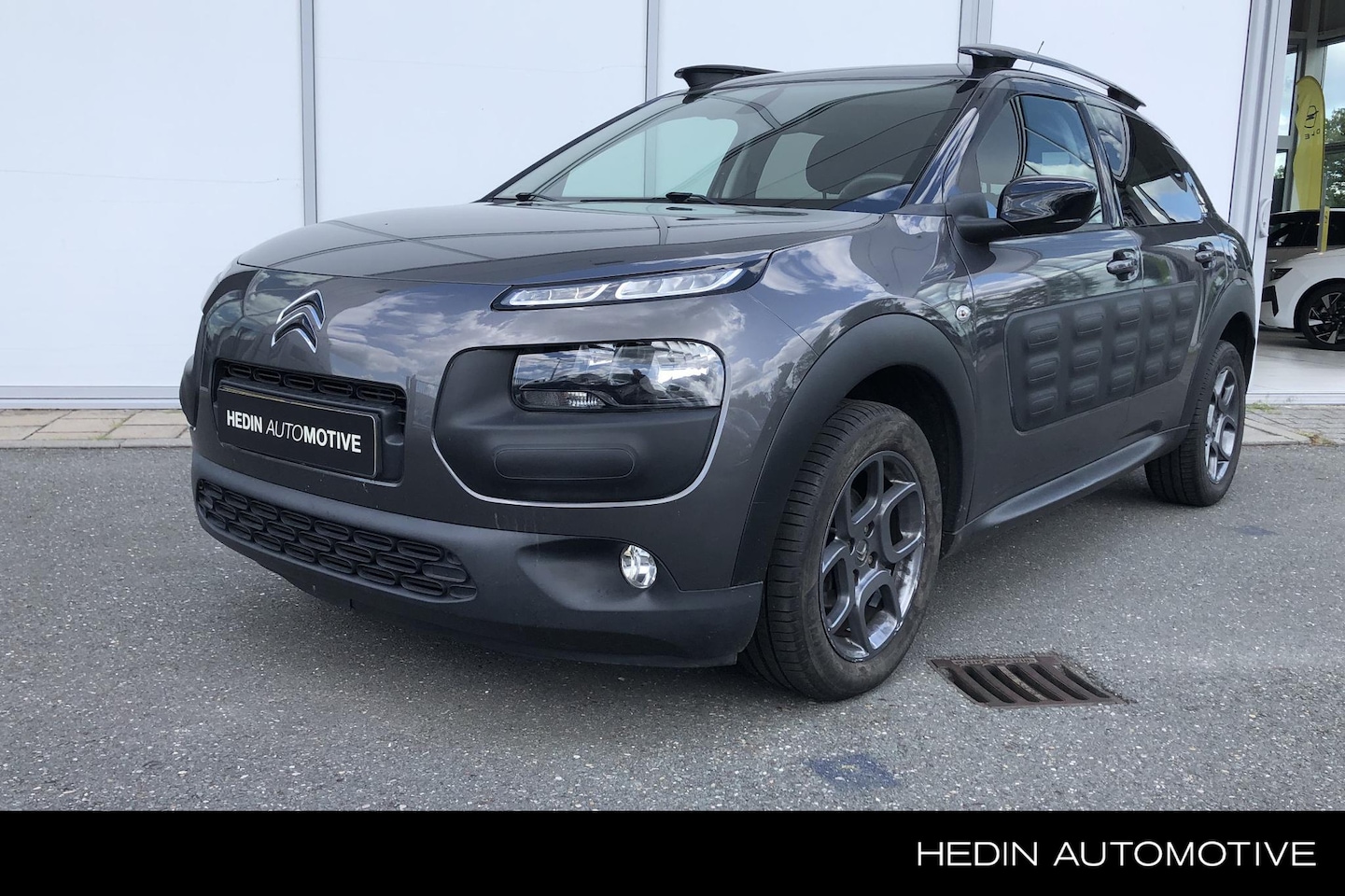 Citroën C4 Cactus - AUTOMAAT 1.2 Shine Navigatie |Climate Control | Cruise Control | Trekhaak | Privacy Glass - AutoWereld.nl