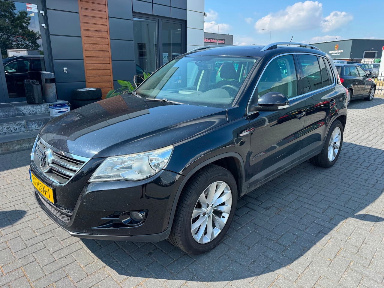 Volkswagen Tiguan - 2.0 TSI Sport&Style 4Motion R-Line 2009 170 pk - AutoWereld.nl