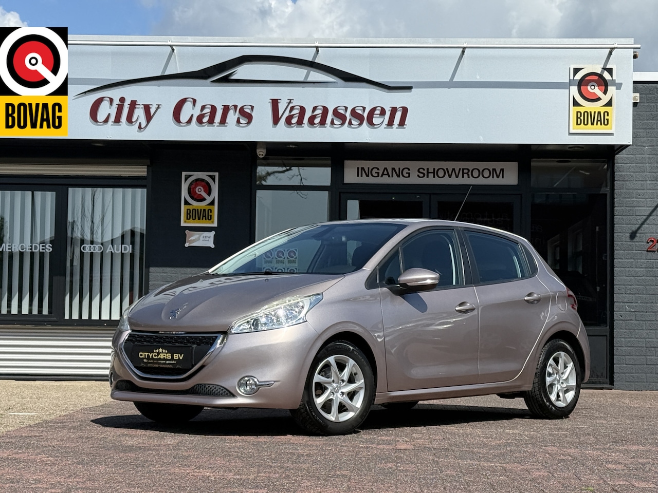 Peugeot 208 - 1.2 VTi Allure 82 pk apk tot 12-06-2027 airco cruise ctr pdc a lmv 15 inch 5 deurs - AutoWereld.nl